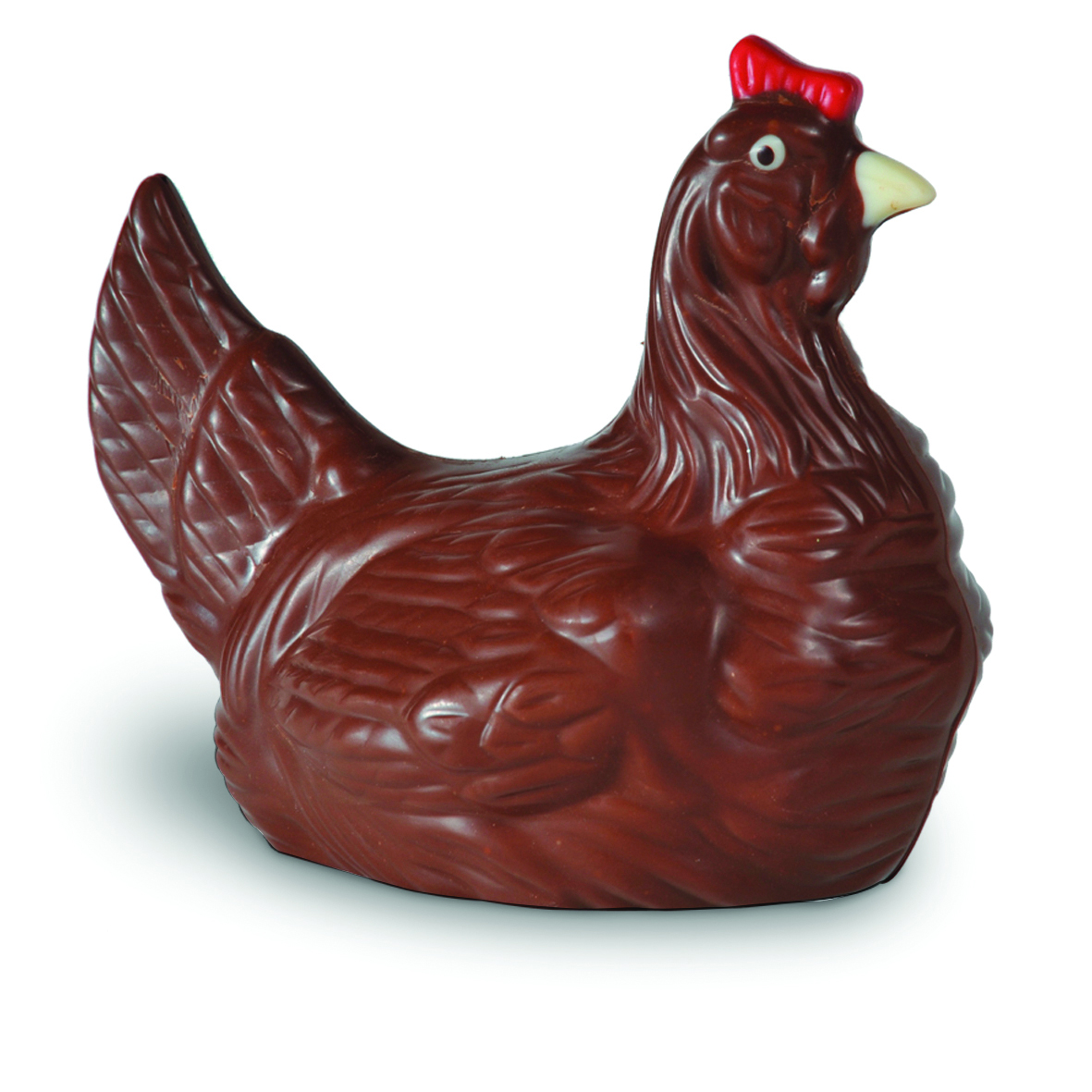 poule en chocolat au lait garnie de fritures pour Pâques