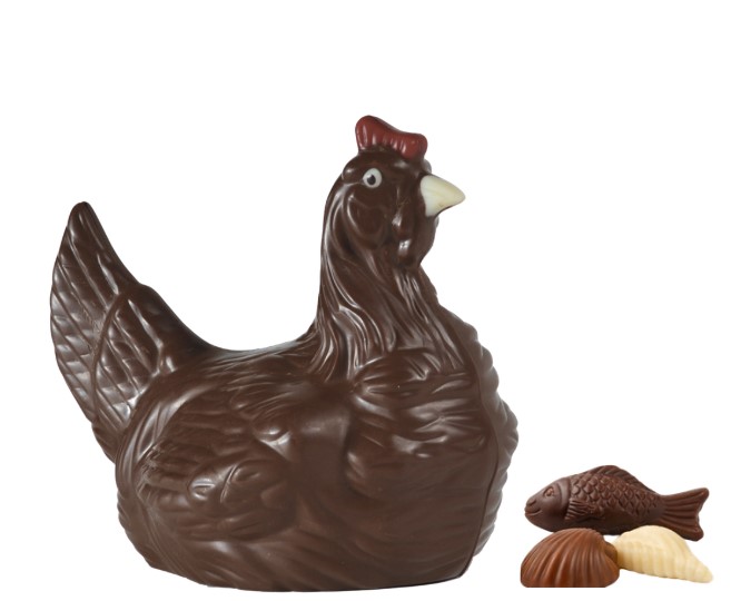 Moulage de poule au chocolat noir garnie de fritures 200g 12cm de hauteur Guisabel